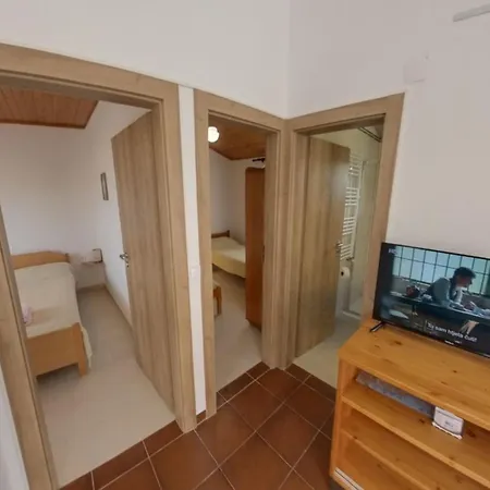 Peaceful Near Umag Apartament Murine