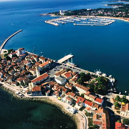 Peaceful Near Umag Apartment